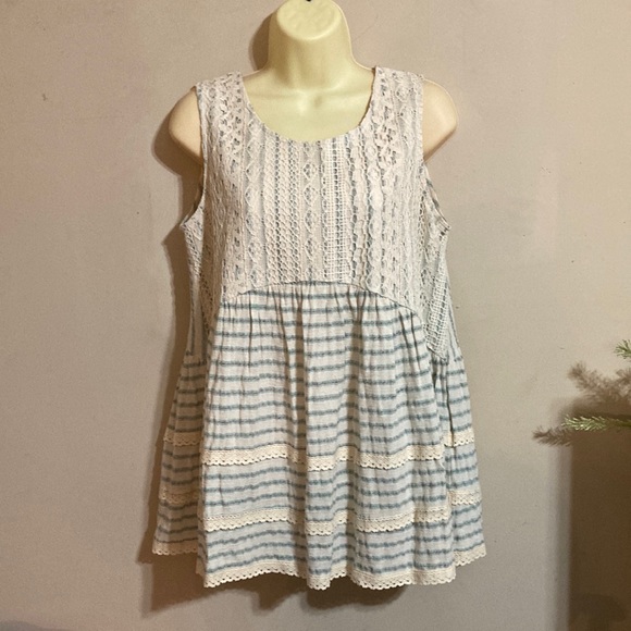 Paisley Vine women’s top size medium so cute. Spring/Summer tops - Picture 1 of 6